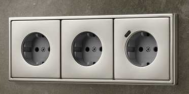 SCHUKO® Steckdosen mit USB bei Elektrotechnik Mayer GmbH & Co. KG in Blaubeuren-Asch