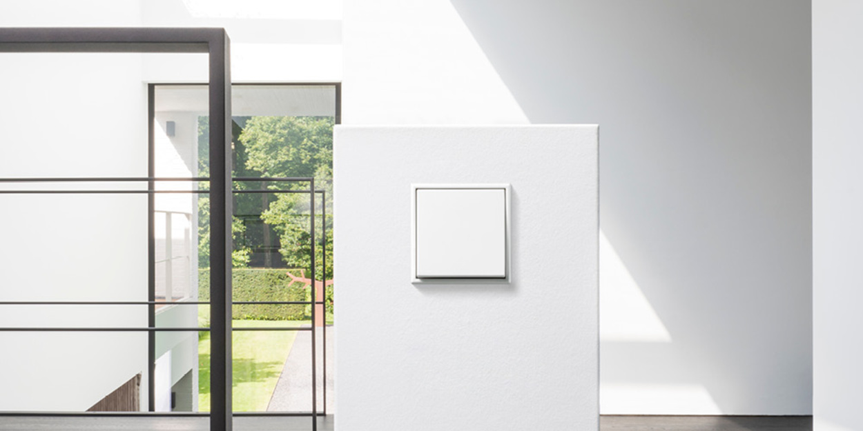 JUNG Schalterprogramme bei Elektrotechnik Mayer GmbH & Co. KG in Blaubeuren-Asch